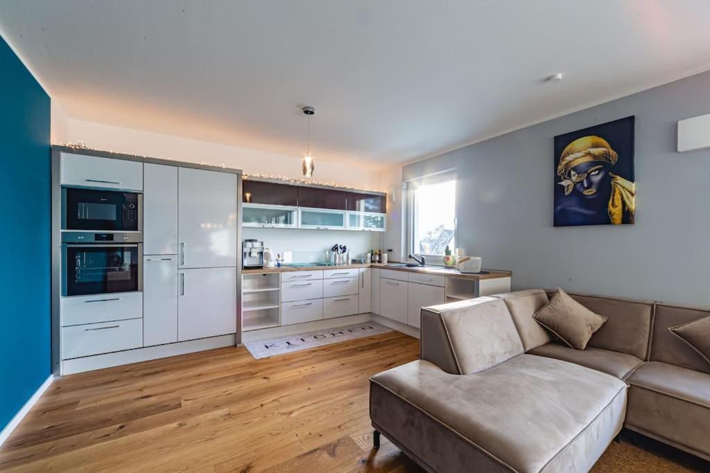 A&V Apartments Wunderschoene Penthouse Wohnung Moers Bagian luar foto