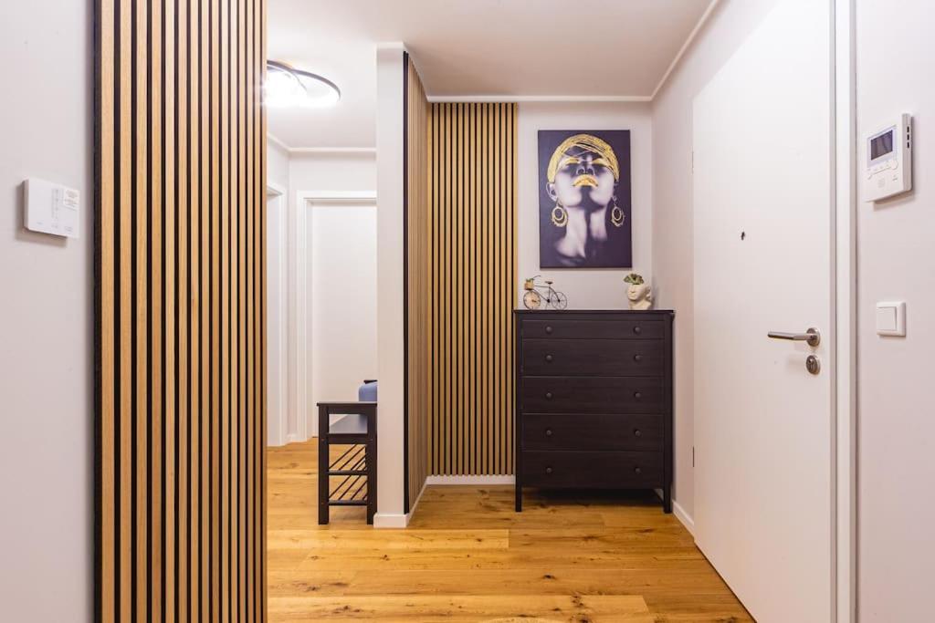 A&V Apartments Wunderschoene Penthouse Wohnung Moers Bagian luar foto