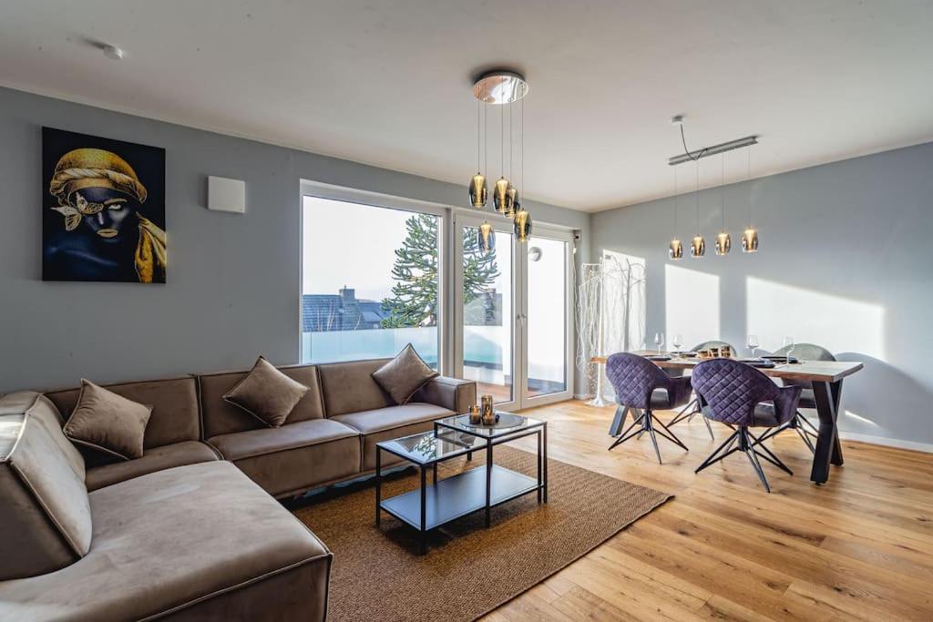 A&V Apartments Wunderschoene Penthouse Wohnung Moers Bagian luar foto